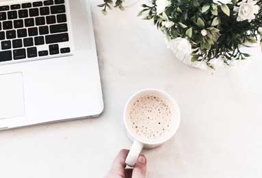 求是网评论员：坚持底线思维 防范卫生健康领域重大风险